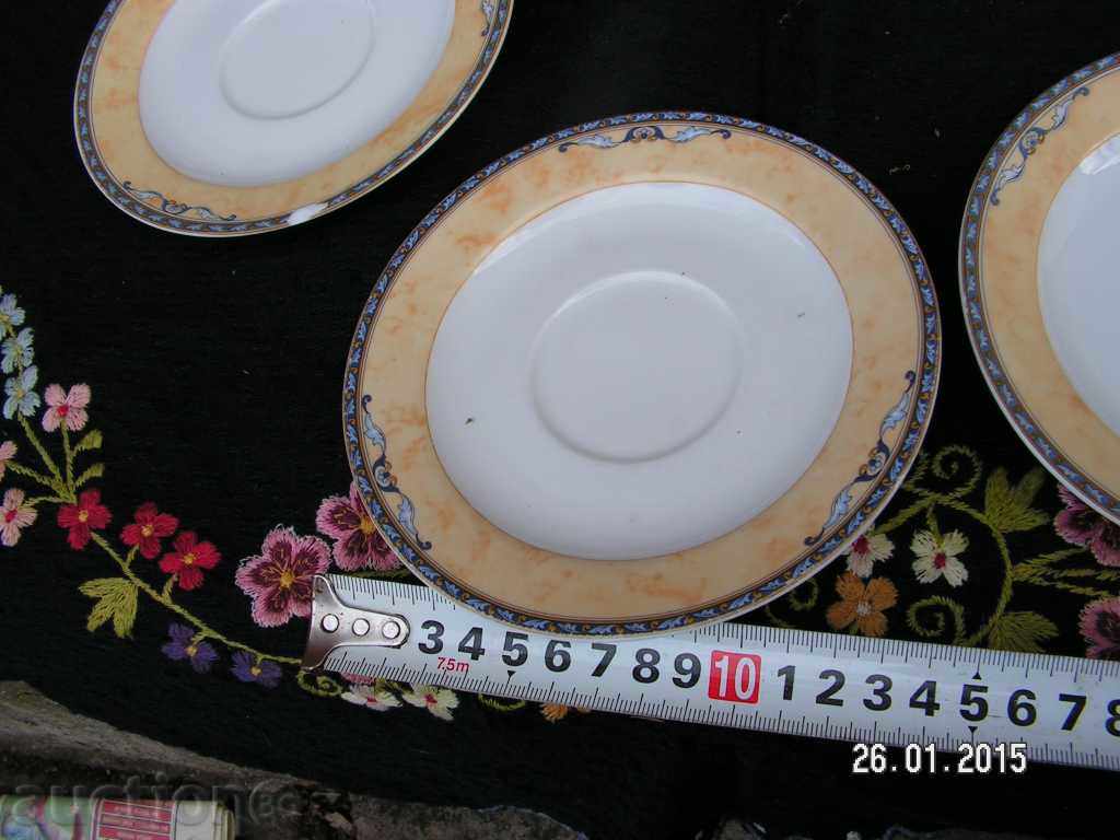 4740. SERVICE SMALL FROGS PORCELAIN FLAT MARKED with price 12.00 BGN | € 6.14 4740. SERVICE SMALL FROGS PORCELAIN FLAT MARKED with price 12.00 BGN | € 6.14