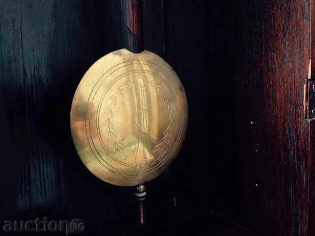 Стенен часовник KIENZLE с цена € 400.00 | 782.33 лв.