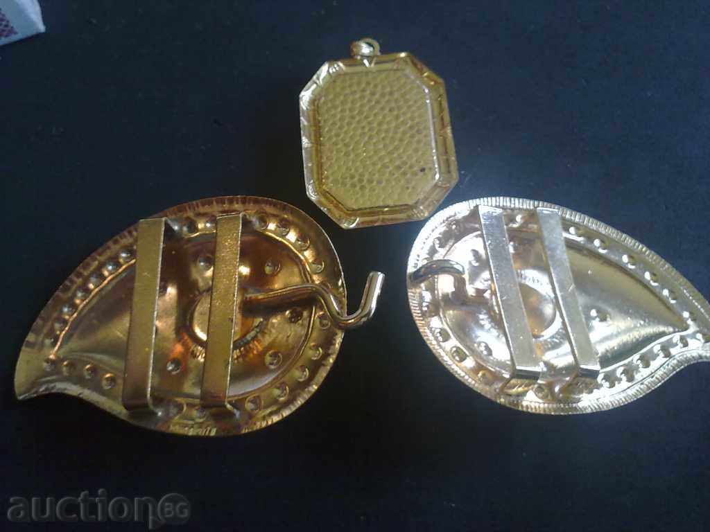 Auction FOOTBALL AND BROWN Auction FOOTBALL AND BROWN