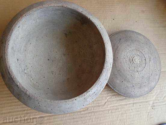 An old wooden bowl, a wooden saucer, a pan with a lid, the wooden one - 6 An old wooden bowl, a wooden saucer, a pan with a lid, the wooden one - 6