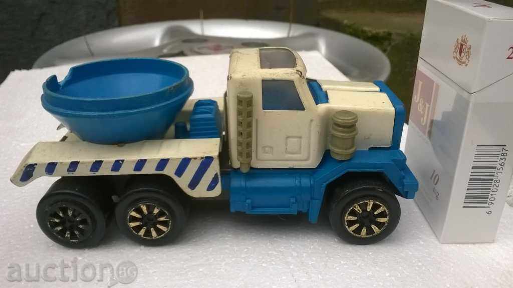 Tank toy truck
