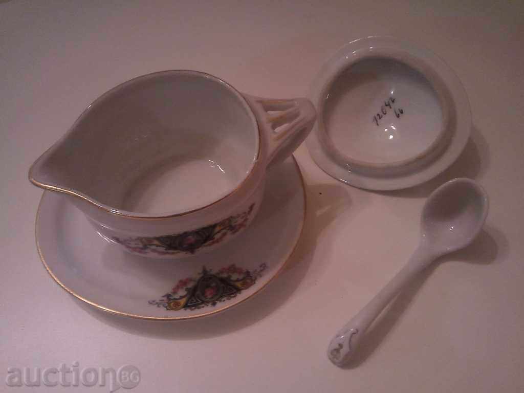 antique porcelain saucer complete set h & c chodau with price 65.00 BGN | € 33.23 antique porcelain saucer complete set h & c chodau with price 65.00 BGN | € 33.23
