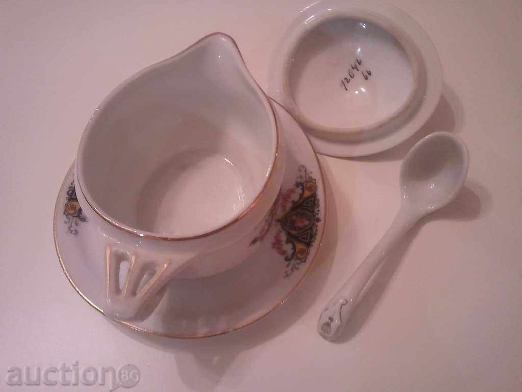 Delivery of antique porcelain saucer complete set h & c chodau Delivery of antique porcelain saucer complete set h & c chodau