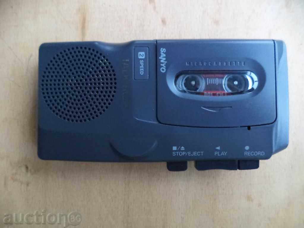 Auction Analogue Voice Recorder Sanyo TRC 520m Talk Book from 1995 Auction Analogue Voice Recorder Sanyo TRC 520m Talk Book from 1995