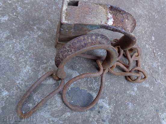 Auction Old hand forged beads, chains, pranks, chains Auction Old hand forged beads, chains, pranks, chains