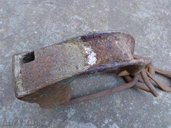 Delivery of Old hand forged beads, chains, pranks, chains Delivery of Old hand forged beads, chains, pranks, chains