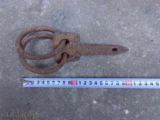 Σφυρήλατο σίδερο με πάνω από 100 χρόνια ιστορίας με τιμή 29.00 BGN | € 14.83 Σφυρήλατο σίδερο με πάνω από 100 χρόνια ιστορίας με τιμή 29.00 BGN | € 14.83