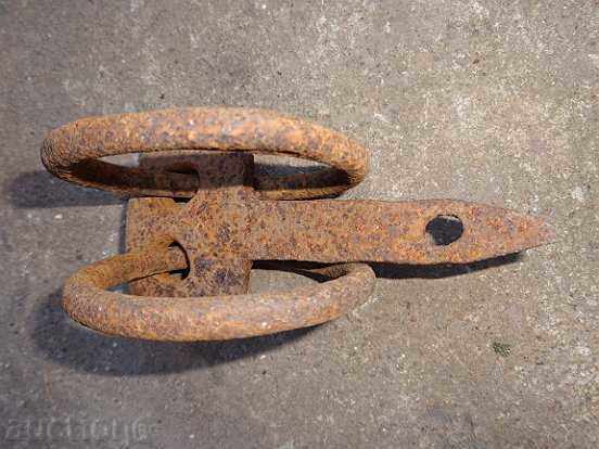 Δημοπρασία Σφυρήλατο σίδερο με πάνω από 100 χρόνια ιστορίας Δημοπρασία Σφυρήλατο σίδερο με πάνω από 100 χρόνια ιστορίας