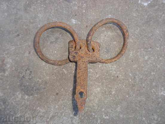 Παράδοση Σφυρήλατο σίδερο με πάνω από 100 χρόνια ιστορίας Παράδοση Σφυρήλατο σίδερο με πάνω από 100 χρόνια ιστορίας