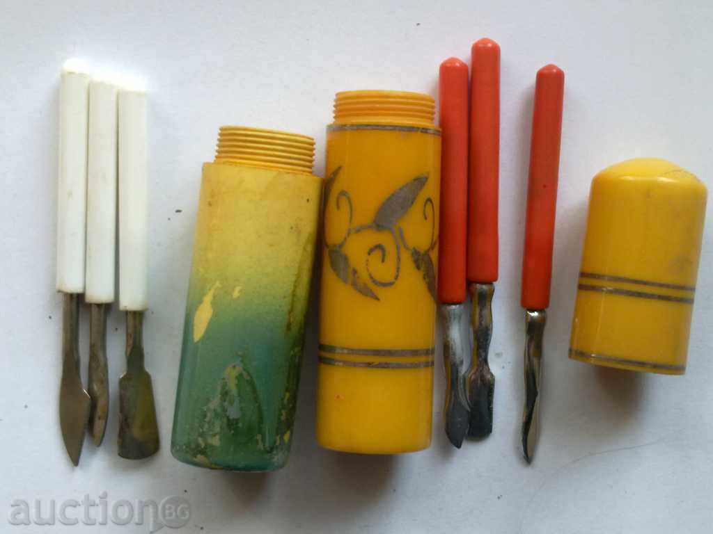 manichiură cu preț 7.00 BGN | € 3.58 manichiură cu preț 7.00 BGN | € 3.58