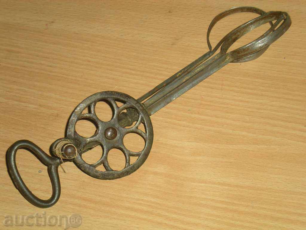 Auction  Sell ​​old hand mixer.Otle condition !!!