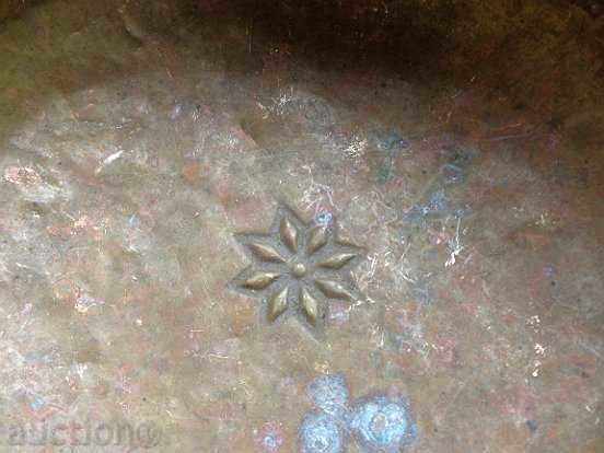 Delivery of Old brass tray for bath, hammam, baker, brass vessel Delivery of Old brass tray for bath, hammam, baker, brass vessel