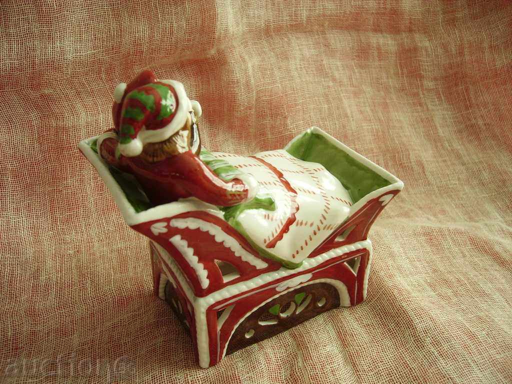 Auction  Sell ​​a porcelain figure