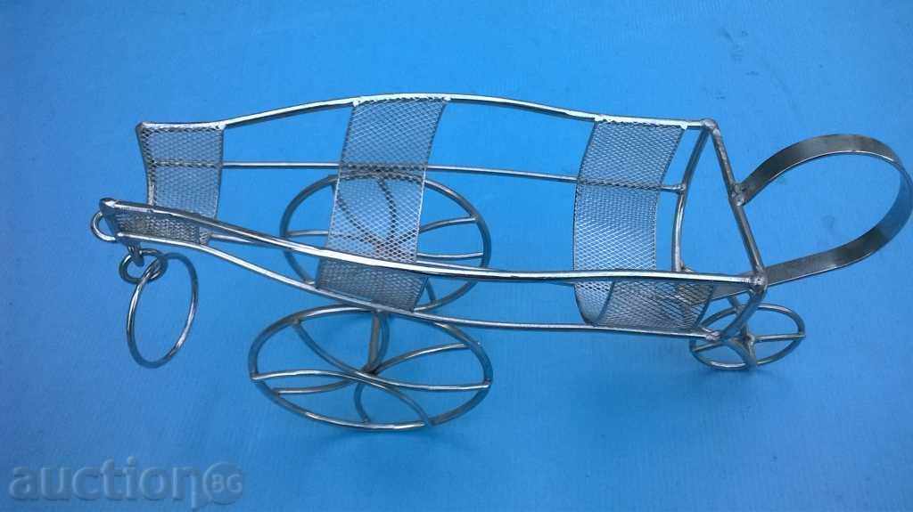 Auction  Metal bottle holder