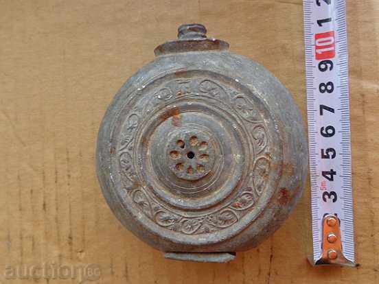 Delivery of Renaissance tin-lead pavour, vitalenik, metal vessel Delivery of Renaissance tin-lead pavour, vitalenik, metal vessel