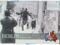 Картичка - Берлин - Стената 15 август 1961 - Бягащия войник