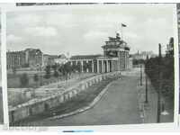 Trimite o felicitare - Berlin - Poarta Brandenburg și Zidul 1961
