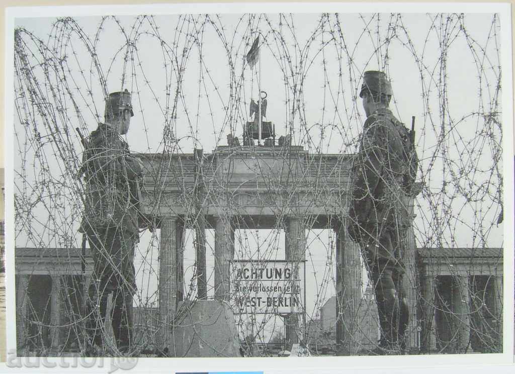 Картичка - Берлин - Бранденбургската врата и  Стената  1961