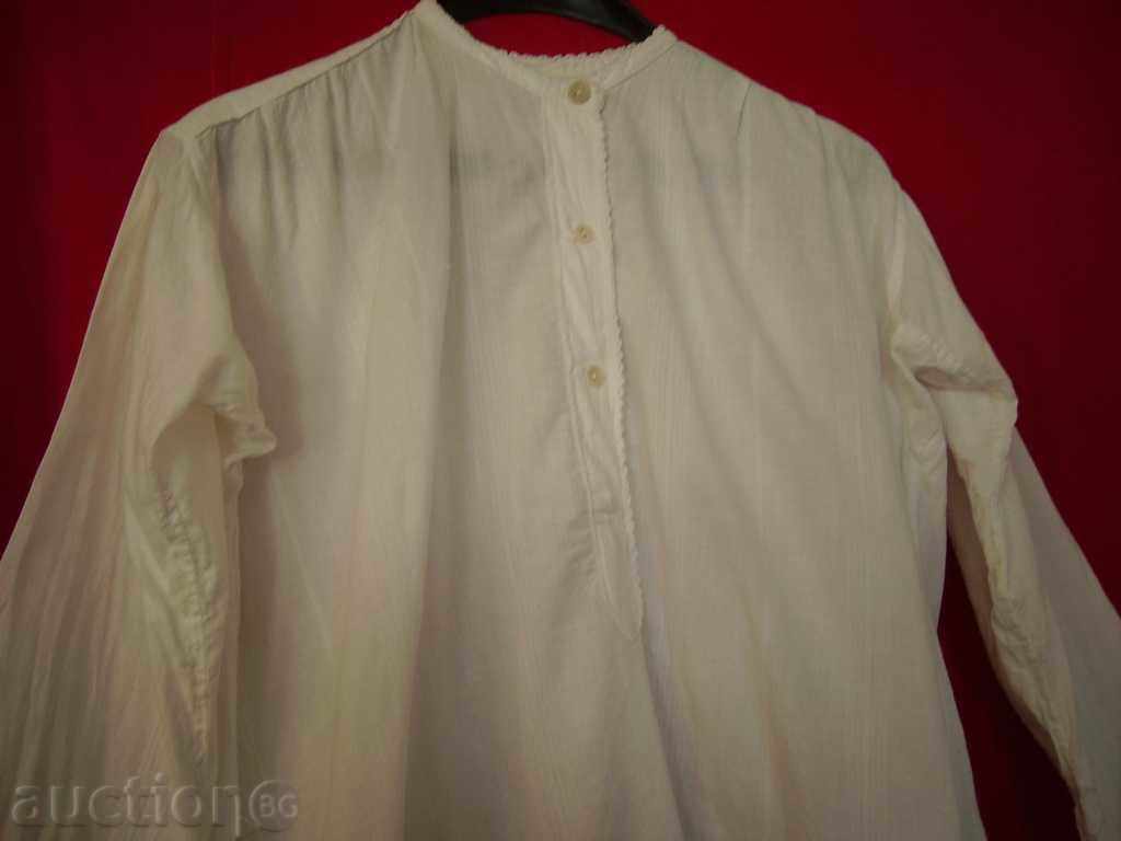I sell a ladies' authentic shirt with price 35.00 BGN | € 17.90 I sell a ladies' authentic shirt with price 35.00 BGN | € 17.90