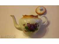 ceainic antic din porcelană