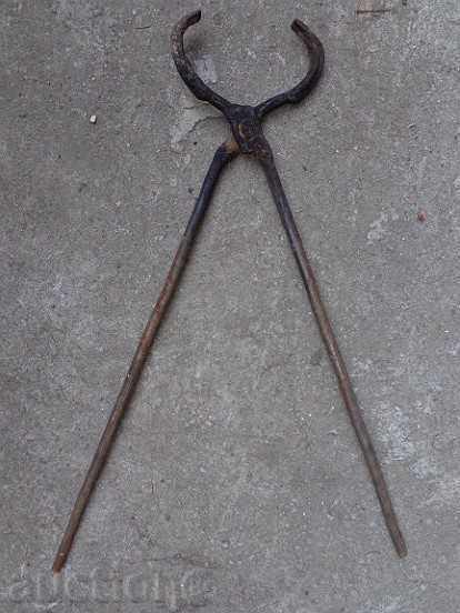 Old forging pliers, wrought iron, tool with price 39.00 BGN | € 19.94 Old forging pliers, wrought iron, tool with price 39.00 BGN | € 19.94