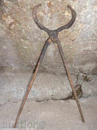 Old forging pliers, wrought iron, tool - 7 Old forging pliers, wrought iron, tool - 7