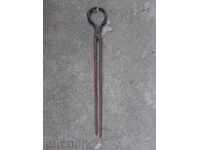 Clești vechi de fierar, fier forjat, unealtă