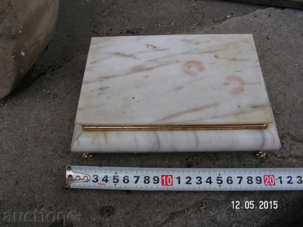 Delivery of 5165. BEAUTY OLD BOX SHIRT BRONZE JEWELRY Delivery of 5165. BEAUTY OLD BOX SHIRT BRONZE JEWELRY