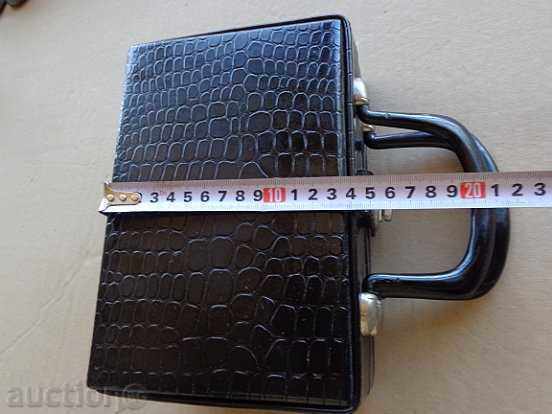 Old handbag, briefcase, suitcase, wallet - 5 Old handbag, briefcase, suitcase, wallet - 5