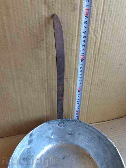 Delivery of A copper pan, a copper pot, a baker