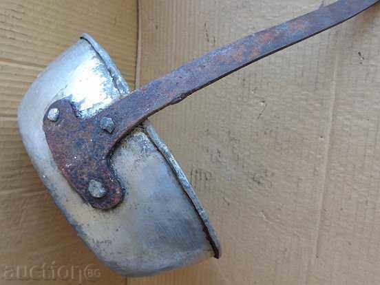 A copper pan, a copper pot, a baker - 7