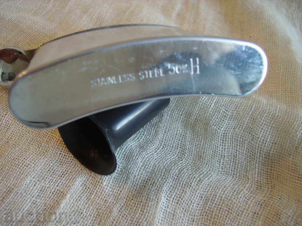 Delivery of I sell a metal pocket bottle for alcohol - 200 ml. Delivery of I sell a metal pocket bottle for alcohol - 200 ml.