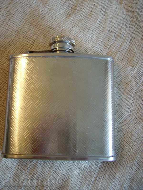 I sell a metal pocket bottle for alcohol - 200 ml.