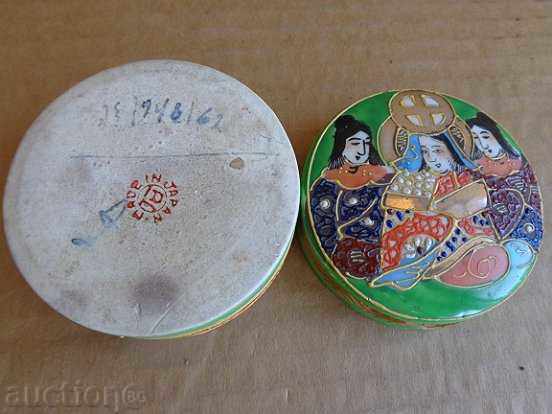 Delivery of Porcelain Cream Pouring Cream Box, Color Enamel Box Delivery of Porcelain Cream Pouring Cream Box, Color Enamel Box