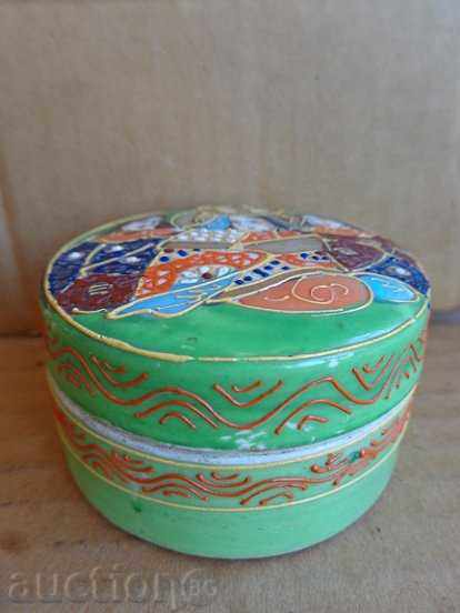 Порцеланова кутийка за кремове помади, кутия с цветен емайл