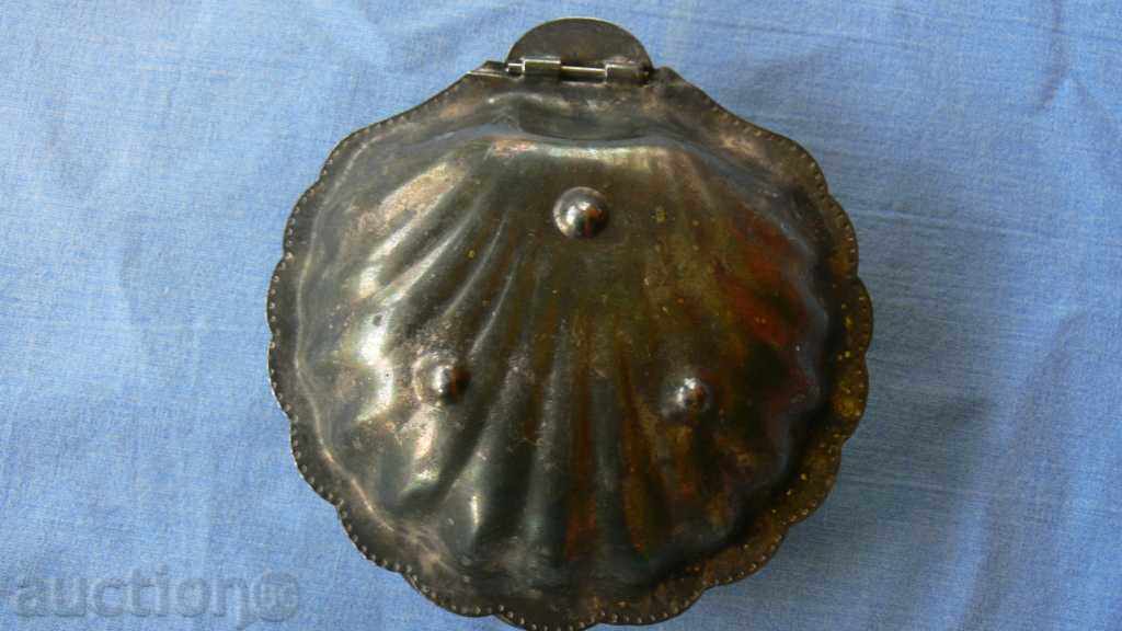 Auction SORRED BONBONIER Auction SORRED BONBONIER