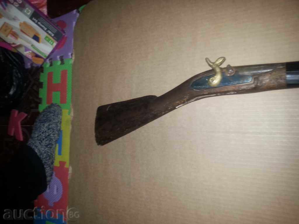Old rifle with missing parts - 6