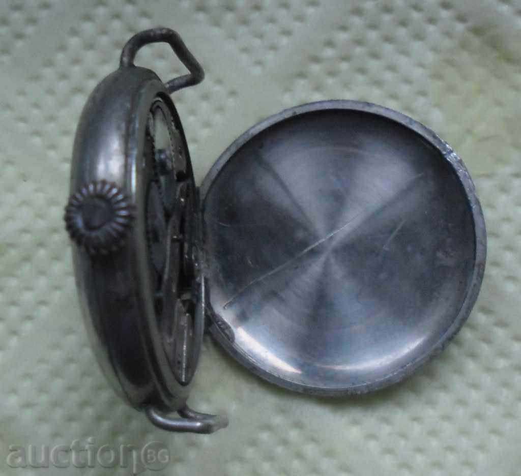 Delivery of OLD HAND SWITZERLAND CLOCK - 1900 - 1930 Delivery of OLD HAND SWITZERLAND CLOCK - 1900 - 1930