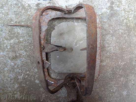 Auction Vintage hand forged trap Auction Vintage hand forged trap