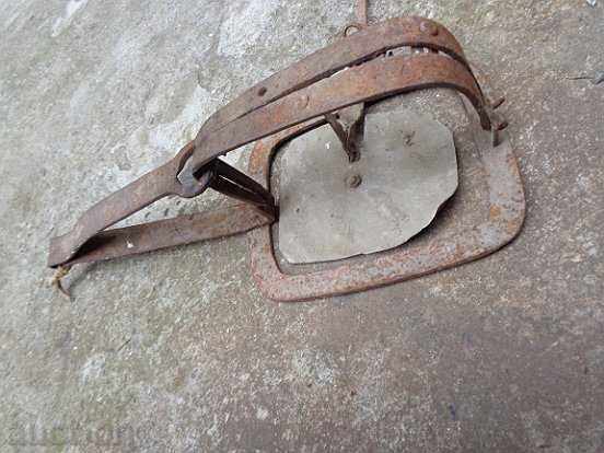 Vintage hand forged trap - 6 Vintage hand forged trap - 6