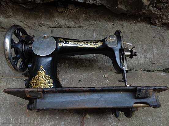 Old sewing machine "BATH" - 5 Old sewing machine "BATH" - 5