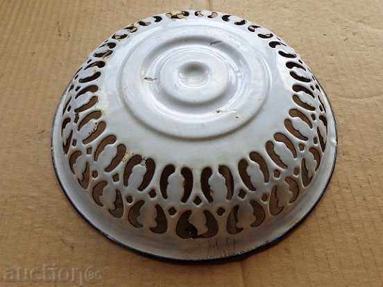 Delivery of Enamelled container, panner, colander, fruit bowl, pan Delivery of Enamelled container, panner, colander, fruit bowl, pan