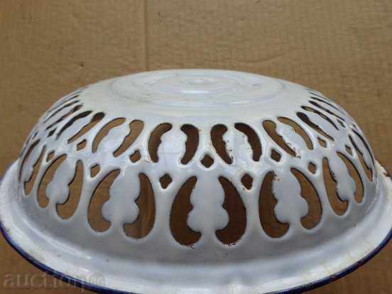 Enamelled container, panner, colander, fruit bowl, pan - 5 Enamelled container, panner, colander, fruit bowl, pan - 5
