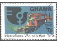 Клеймована марка Година на жената, Трактор 1975  от Гана