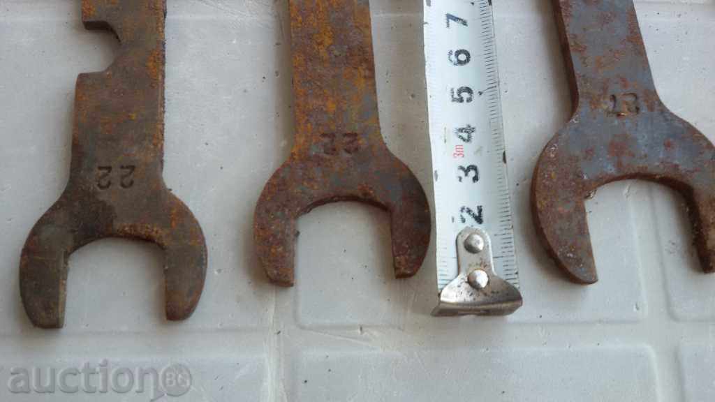 που πολλά κλειδιά αντίκες με τιμή 35.00 BGN | € 17.90 που πολλά κλειδιά αντίκες με τιμή 35.00 BGN | € 17.90