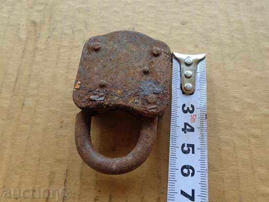 Old padlock, coffer, catan, latch with price 15.00 BGN | € 7.67 Old padlock, coffer, catan, latch with price 15.00 BGN | € 7.67