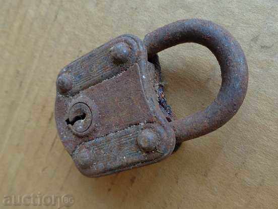 Old padlock, coffer, catan, latch - 7 Old padlock, coffer, catan, latch - 7