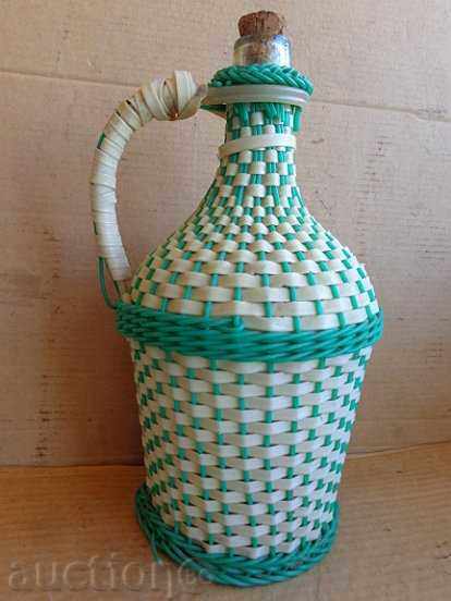 A glass-coated daisagan from the time of a knit wool