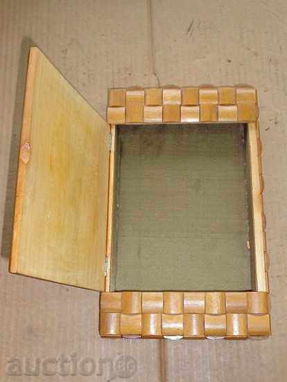 Πυρογραφημένο ξύλινο κουτί κοσμημάτων με τιμή € 28.92 | 56.56 BGN