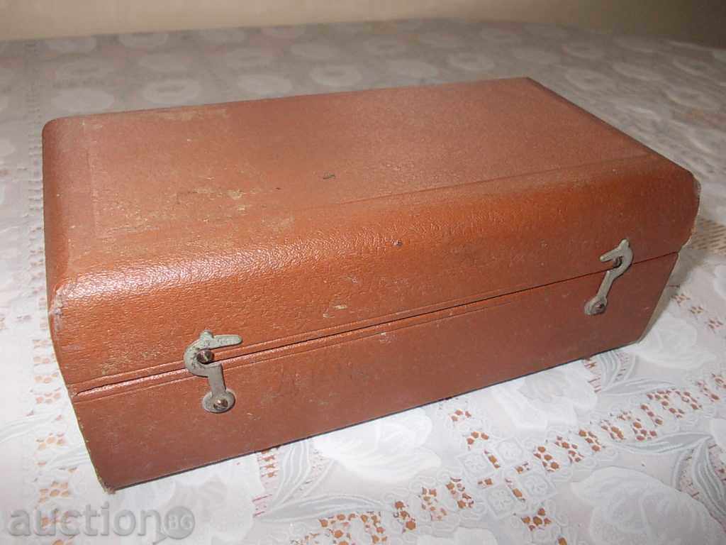 ΚΟΥΤΙ ΑΠΟ ΠΑΛΙΟ ΣΟΒΙΕΤΙΚΟ ΑΝΕΜΟΜΕΤΡΟ (198x100x75mm)